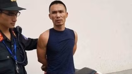 Đối tượng nhiều tiền án mang súng bút và ma túy bị 141 khống chế