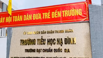 Phụ huynh trường Tiểu học Hạ Đình cho con nghỉ học sau vụ cháy