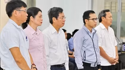 Phó Chủ tịch UBND TP Nha Trang cùng 4 cộng sự hầu tòa