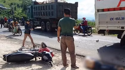Tông vào xe ben nam thanh niên tử vong tại chỗ