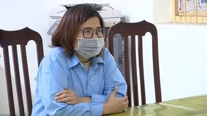 Tạm giữ 3 đối tượng trong vụ sản xuất trang phục bảo hộ y tế giả 