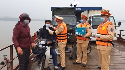 Đóng cửa hơn 12 bến đò ngang, kiểm soát chặt giao thông đường thuỷ