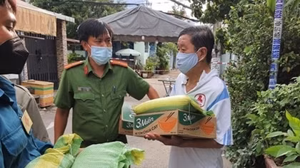 60.000 lao động tự do và bán vé số dạo tại TP Hồ Chí Minh đã được hỗ trợ