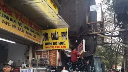 Vứt rác ra vỉa hè, một hộ dân bị phạt 6 triệu đồng 