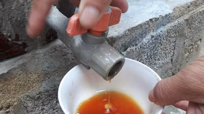 Kinh hoàng sản xuất nước mắm dùng hóa chất tẩy rửa soda