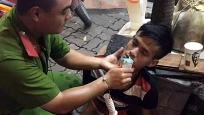 Nam thanh niên bị lừa bán sang Trung Quốc trốn thoát về Việt Nam