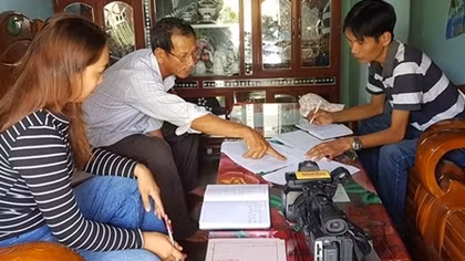  7 gia đình cán bộ thôn trả lại tiền hỗ trợ khó khăn do đại dịch COVID-19