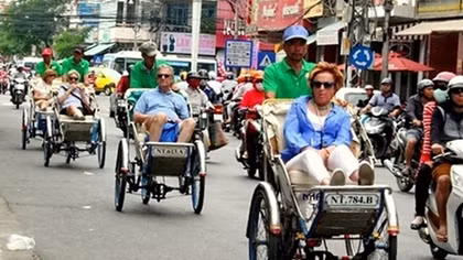 Thu hồi 37 thẻ hướng dẫn viên du lịch quốc tế không hợp pháp 