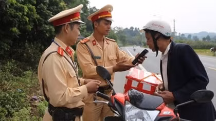 Người dân được quyền giám sát CSGT thông qua thiết bị ghi âm, ghi hình