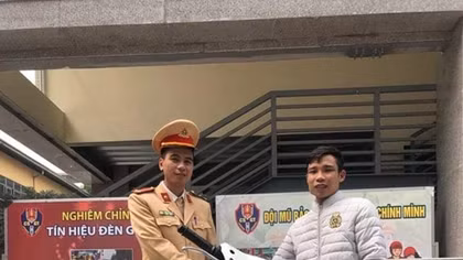 Bỏ lại xe gian khi thấy Công an