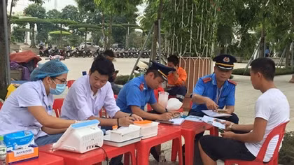 Kiểm tra ATGT, phát hiện nhiều tài xế dương tính với ma túy