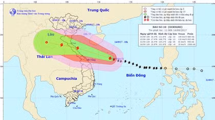 Sóng biển vùng tâm bão số 10 có thể cao đến 10m
