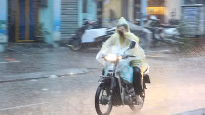 Đón không khí lạnh, miền Bắc chìm trong mưa rét 