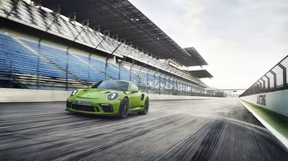 Siêu xe đường trường mạnh nhất của Porsche ra mắt thế giới