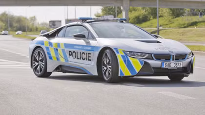 Cảnh sát CH Czech được trang bị siêu xe BMW i8