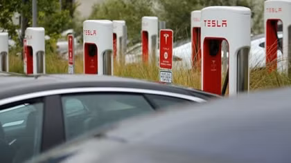 Toyota dứt tình với hãng xe điện Tesla