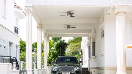Cận cảnh Bentley Bentayga W12 Bespoke duy nhất tại Việt Nam