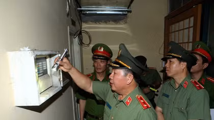 Tạm đình chỉ hoạt động 2 tòa nhà chung cư tại Hà Nội
