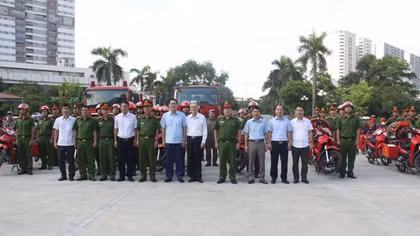 Ra mắt Tổ chữa cháy và cứu nạn cứu hộ Công an phường