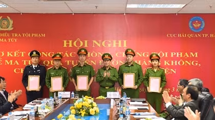 Đấu tranh với tội phạm ma túy trên tuyến đường hàng không