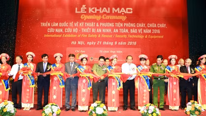 Khai mạc triển lãm quốc tế kỹ thuật, phương tiện PCCC, CNCH và thiết bị an ninh