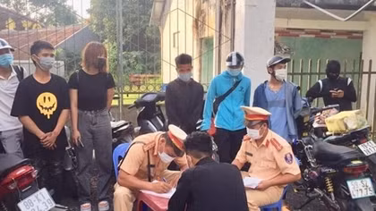 Xử lý nhóm thanh niên nẹt pô, không đội mũ bảo hiểm