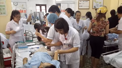 Làm rõ nguyên nhân khiến hơn 300 học sinh tiểu học nhập viện