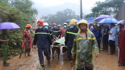 Tìm thấy thi thể thứ 10 trong vụ sạt lở ở Hòa Bình