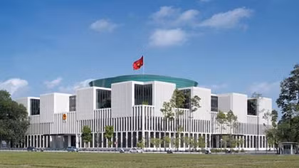 Nghị trường – Năm tháng không phai: Sơn hà thiên cổ điện kim âu
