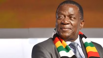 Câu chuyện khăn quàng cổ của tân Tổng thống Zimbabwe