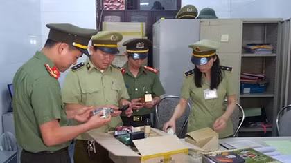 Chi Cục QLTT Nghệ An phát hiện nhiều hàng hóa không rõ nguồn gốc trị giá hơn 1 tỷ đồng