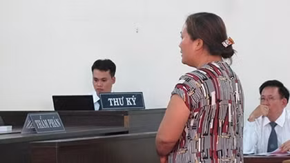 Kháng nghị giám đốc thẩm hủy án người tố cáo thư ký vòi tiền "chạy án"