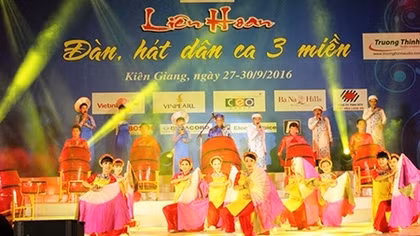 Bế mạc “Liên hoan đàn, hát dân ca 3 miền”
