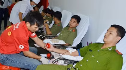 Đoàn Thanh niên Tổng cục V tham gia hiến máu