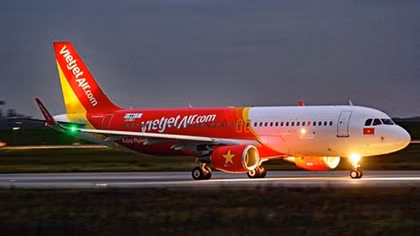Sau sự cố máy bay văng bánh, 2 phi công Vietjet bị thu bằng lái