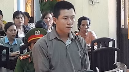 Chém chết người phụ nữ hàng xóm rồi cướp 5 chỉ vàng