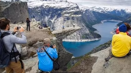 Du lịch mạo hiểm đến Trolltunga
