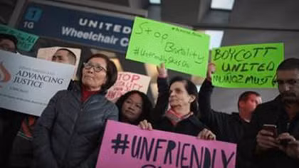 Vì sao vụ United Airlines “nổ” lớn?