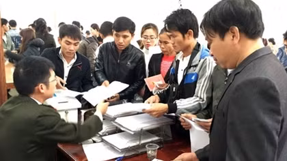 Đến tận công trình hướng dẫn pháp luật xuất nhập cảnh cho người nước ngoài