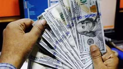 Vị thế thống trị của đồng USD đang lung lay?