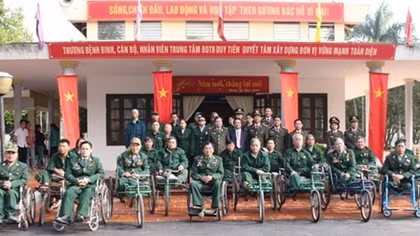Đoàn công tác Bộ Công an thăm các Trung tâm điều dưỡng thương binh