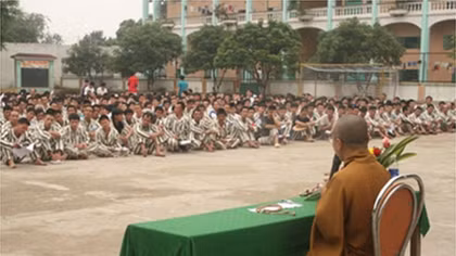 Người bị giam giữ được sử dụng kinh sách, bày tỏ niềm tin tín ngưỡng, tôn giáo