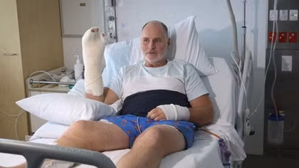 Suýt mất mạng khi đối mặt với cá sấu bằng tay không