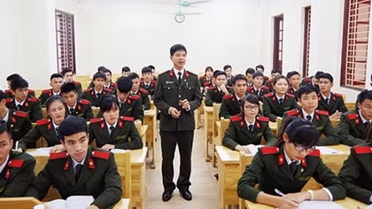 Xây dựng, phát triển đội ngũ cán bộ quản lý giáo dục và nhà giáo CAND vừa hồng, vừa chuyên