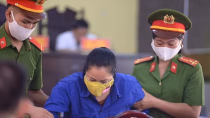 Đưa hối lộ 440 triệu đồng nhờ nâng điểm vì... thương con