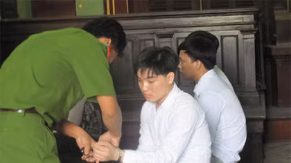 Bi kịch gia đình từ những cuộc tình ngang trái