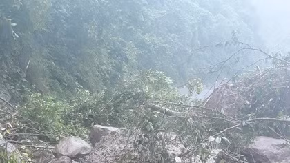 Đi cứu nạn sạt lở núi, 1 người chết, 2 người bị thương và 4 người mất tích