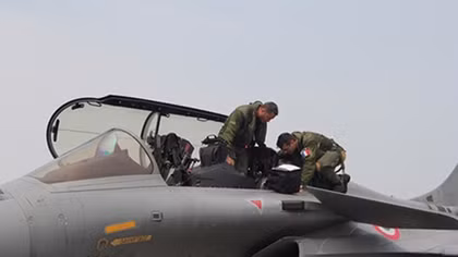 Sức mạnh của tiêm kích Pháp Rafale lần đầu tiên đến Việt Nam