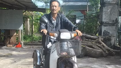 Hành trình chia sẻ kế sinh nhai của người đàn ông tật nguyền