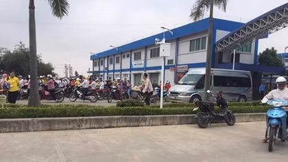 Hàng chục công nhân buồn nôn, chóng mặt nghi do ngộ độc khí